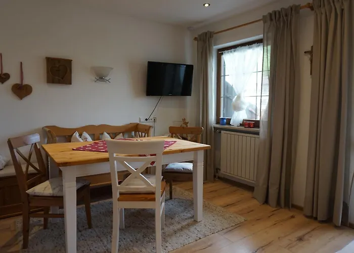 Haus Puerner شقة